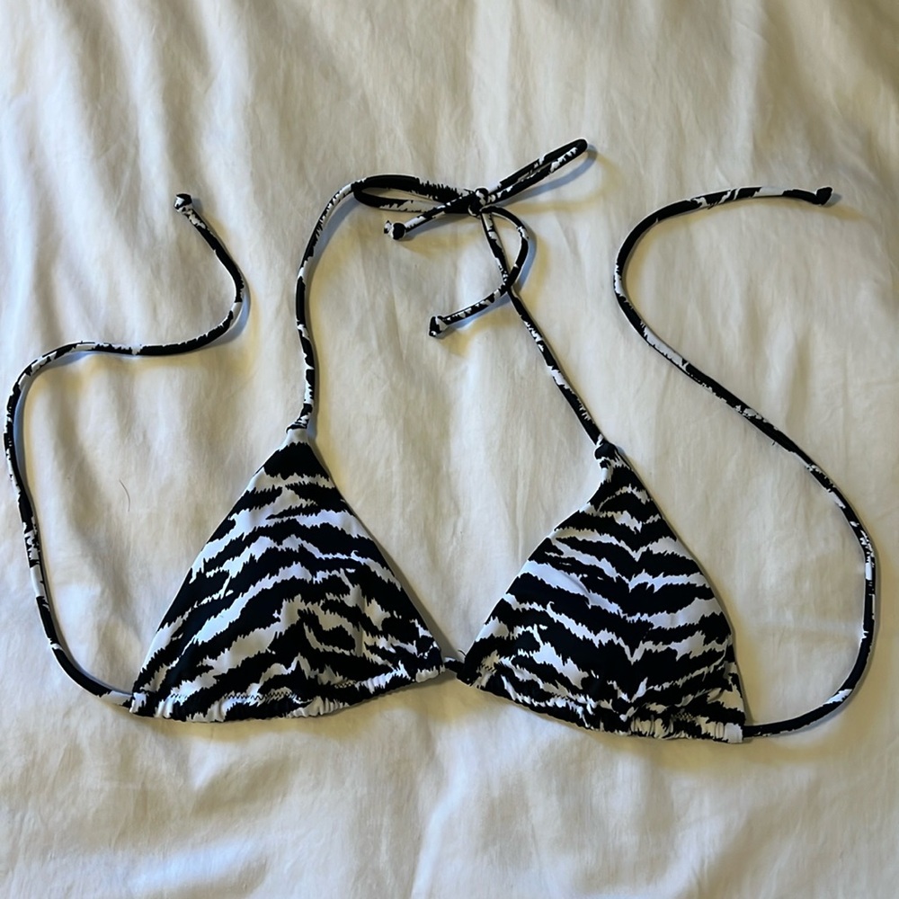 Victoria’s Secret Zebra striped bikini top Small LIKE NEW